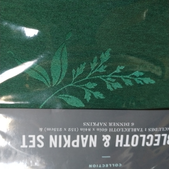 MARTHA STEWART COLLECTION 84" Tablecloth & 6 Napkins, Created for Macy's - Picture 3 of 4